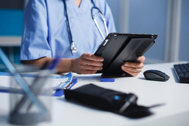 Traçabilité échanges milieu médical